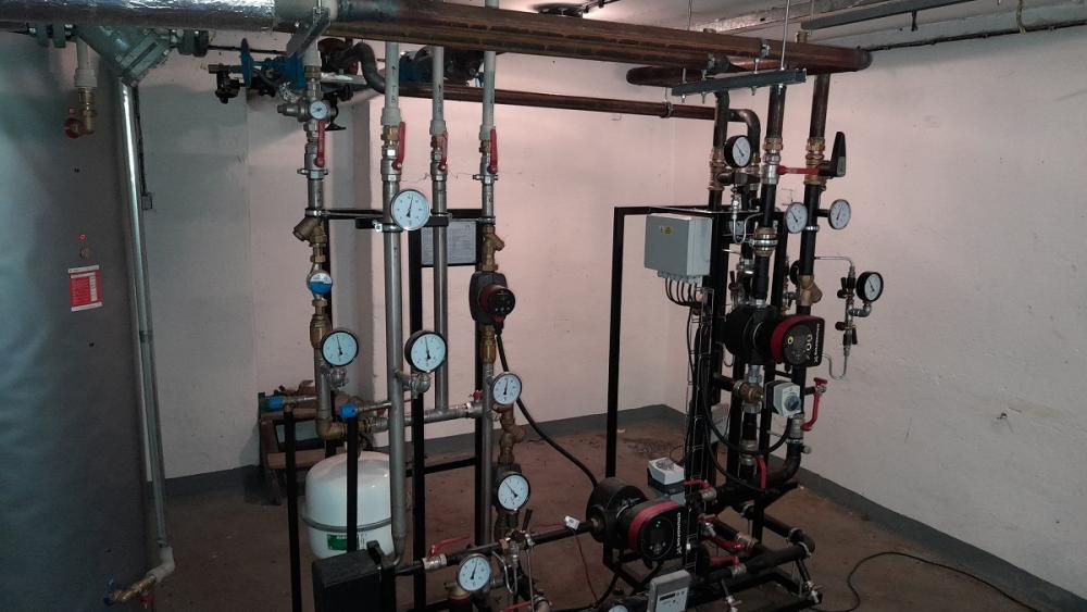 DOKONČENÁ REKONSTRUKCE BYTOVÉ PŘEDÁVACÍ STANICE, DŮM CHOTĚTOVSKÁ 5 KBELY, REALIZACE 07/2021